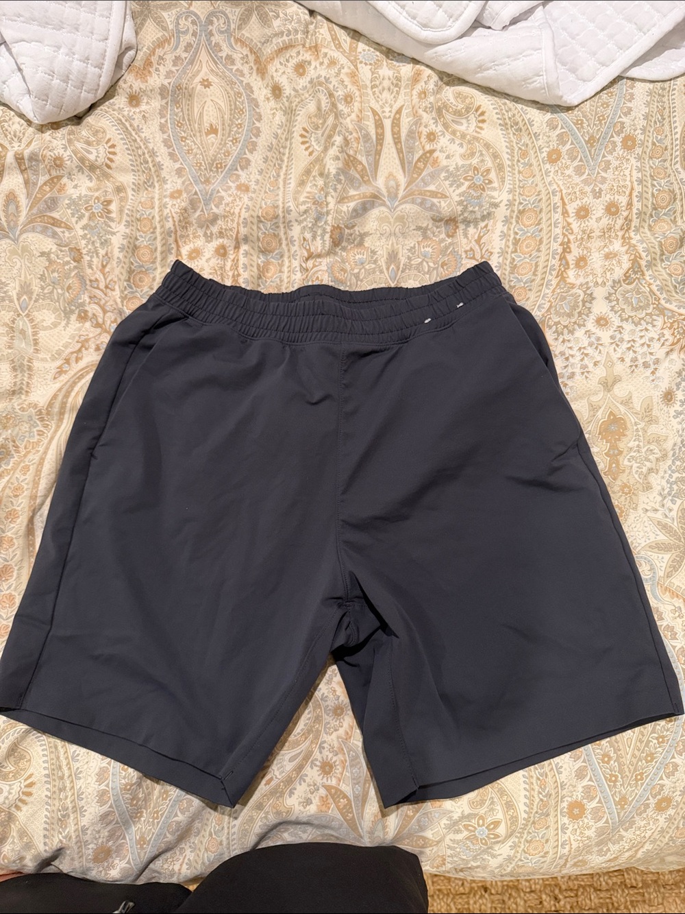 Uniqlo Men's Athletic Shorts in Dark Gray